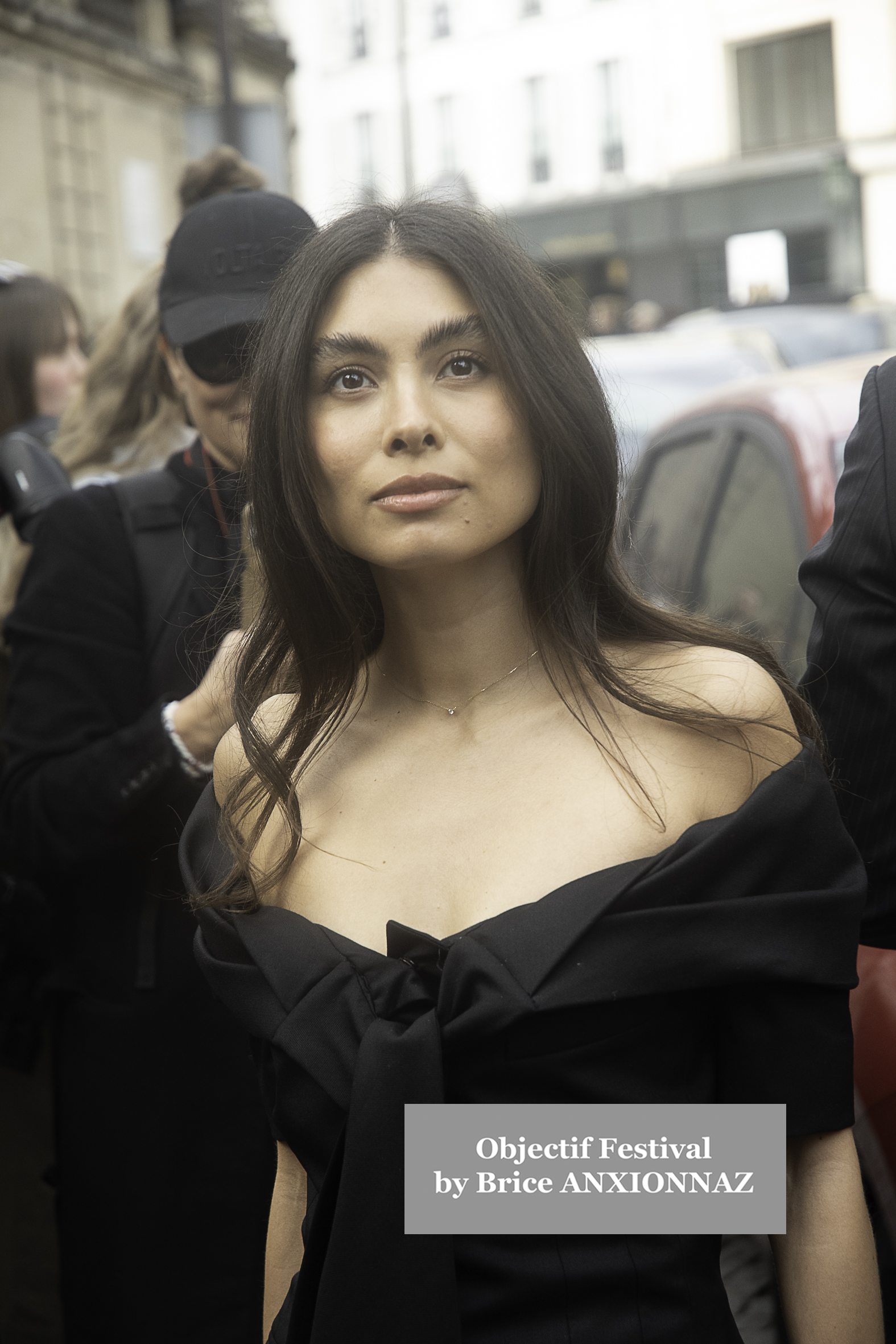 Photo streetstyle de Diane Kruger -  Streetstyle photos of guest arrivals at the Nina Ricci show lors du défilé Nina Ricci Spring 2025 à Streetstyle-photos-of-guest-arrivals-at-the-Nina-Ricci-show, Paris Fashion Week le 7 March 2025 par Brice ANXIONNAZ (Objectif Festival)